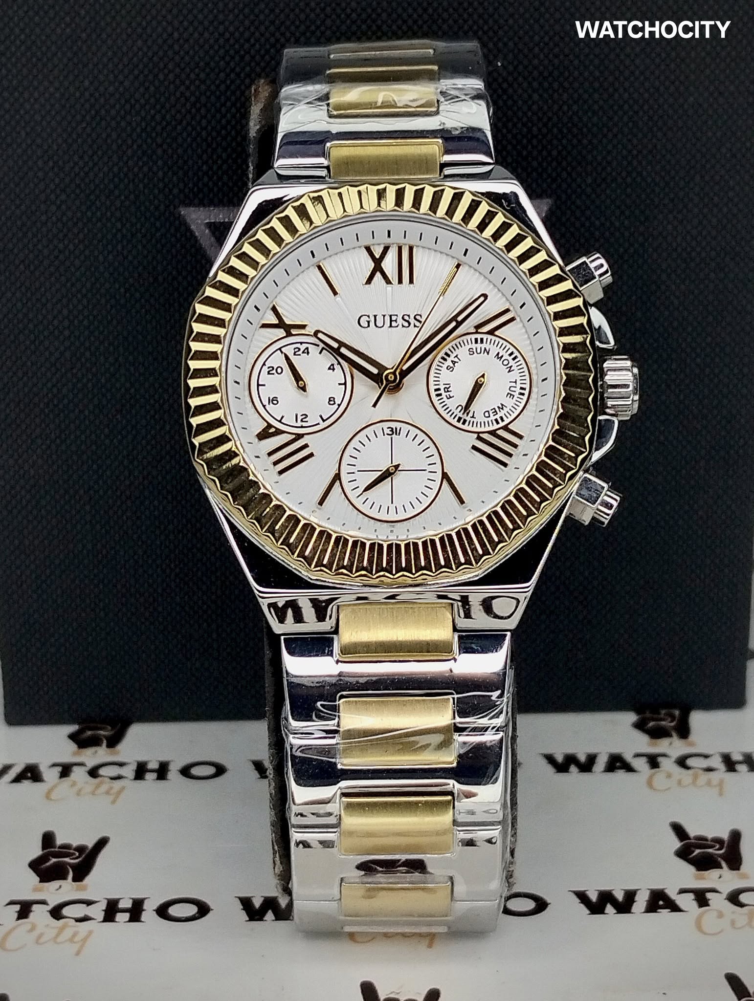 GUESS EQUALITY WOMEN image 1