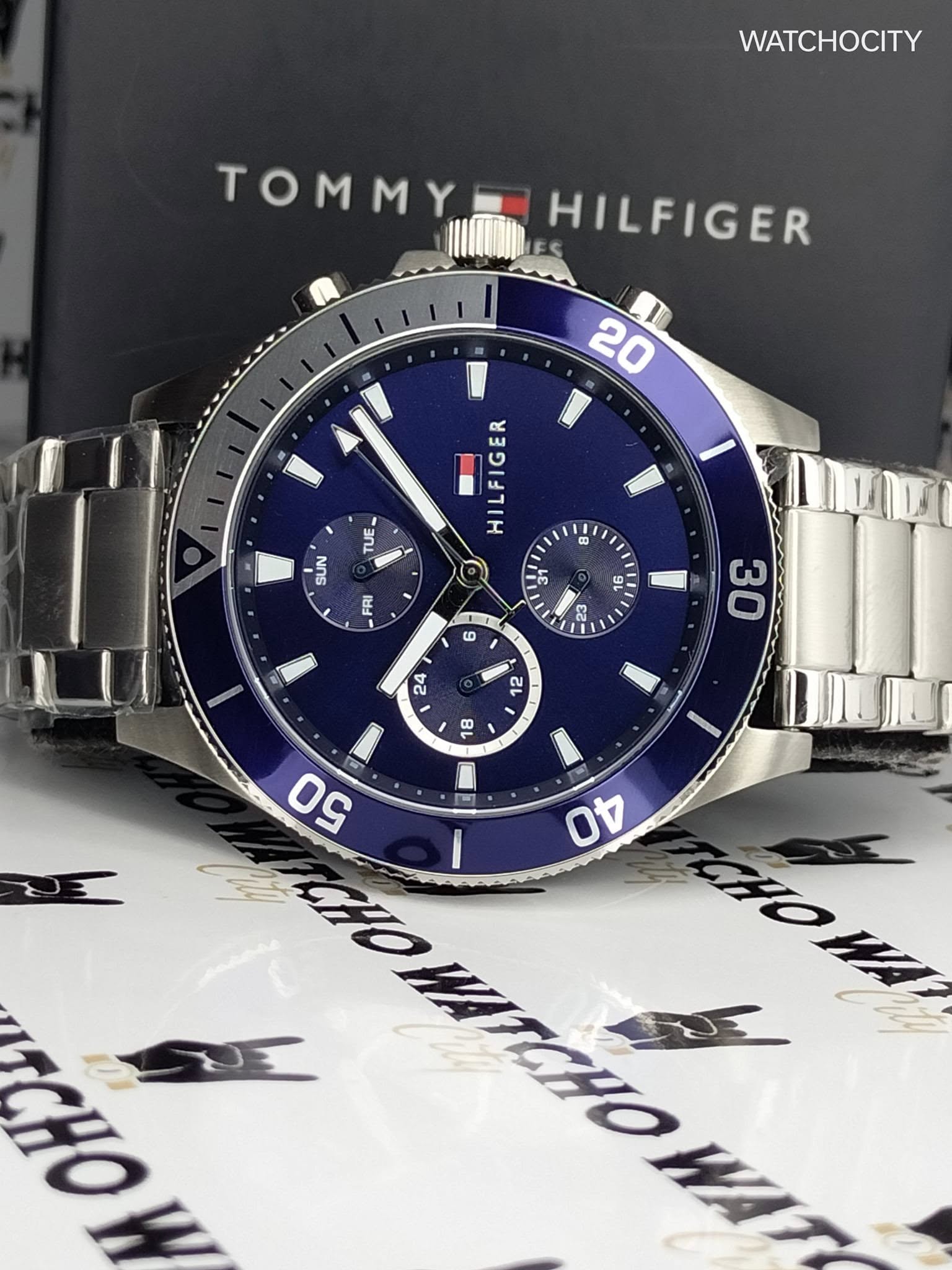 TOMMY HILFIGER LARSON image 3