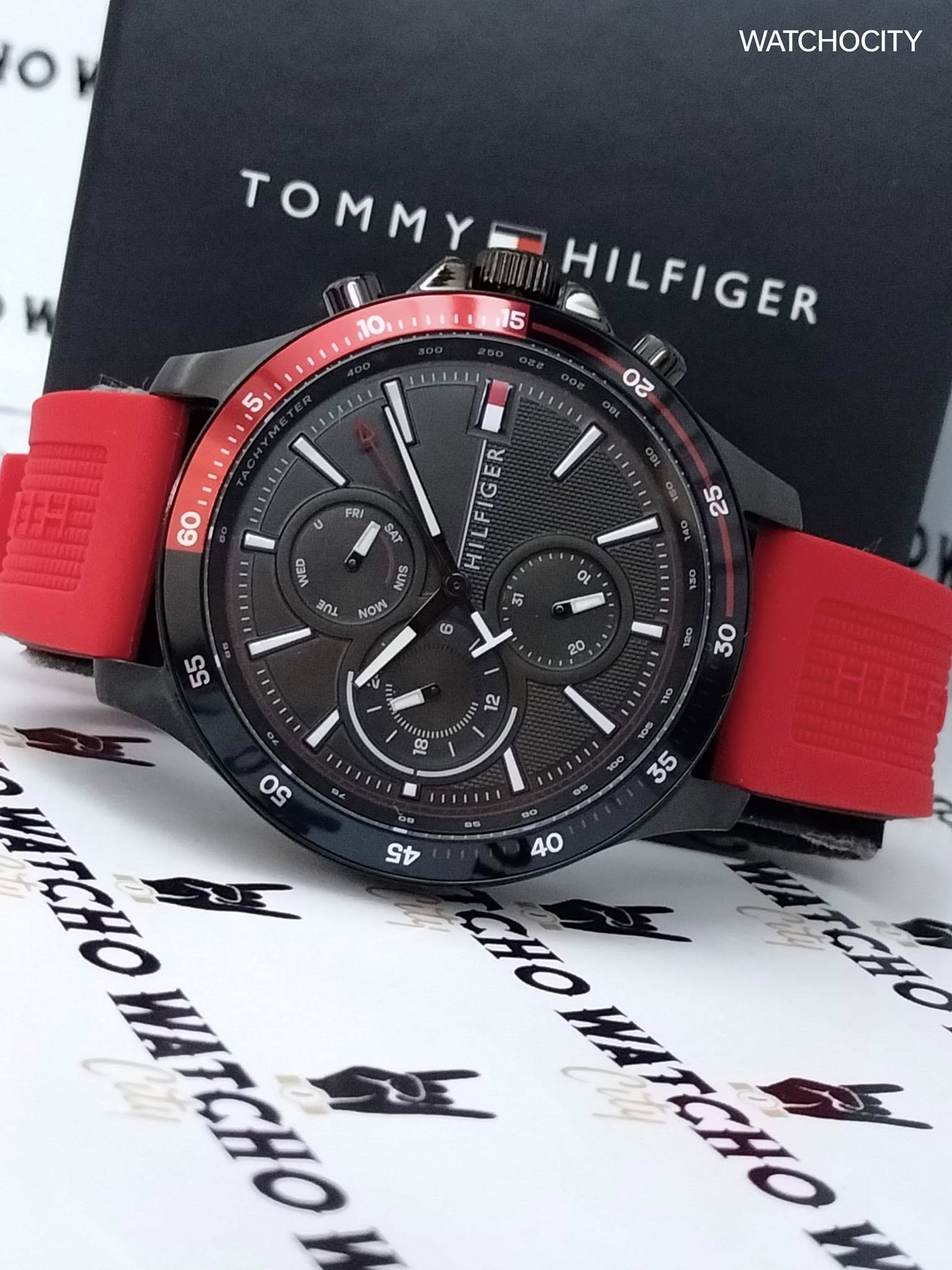 TOMMY HILFIGER BANK image 3