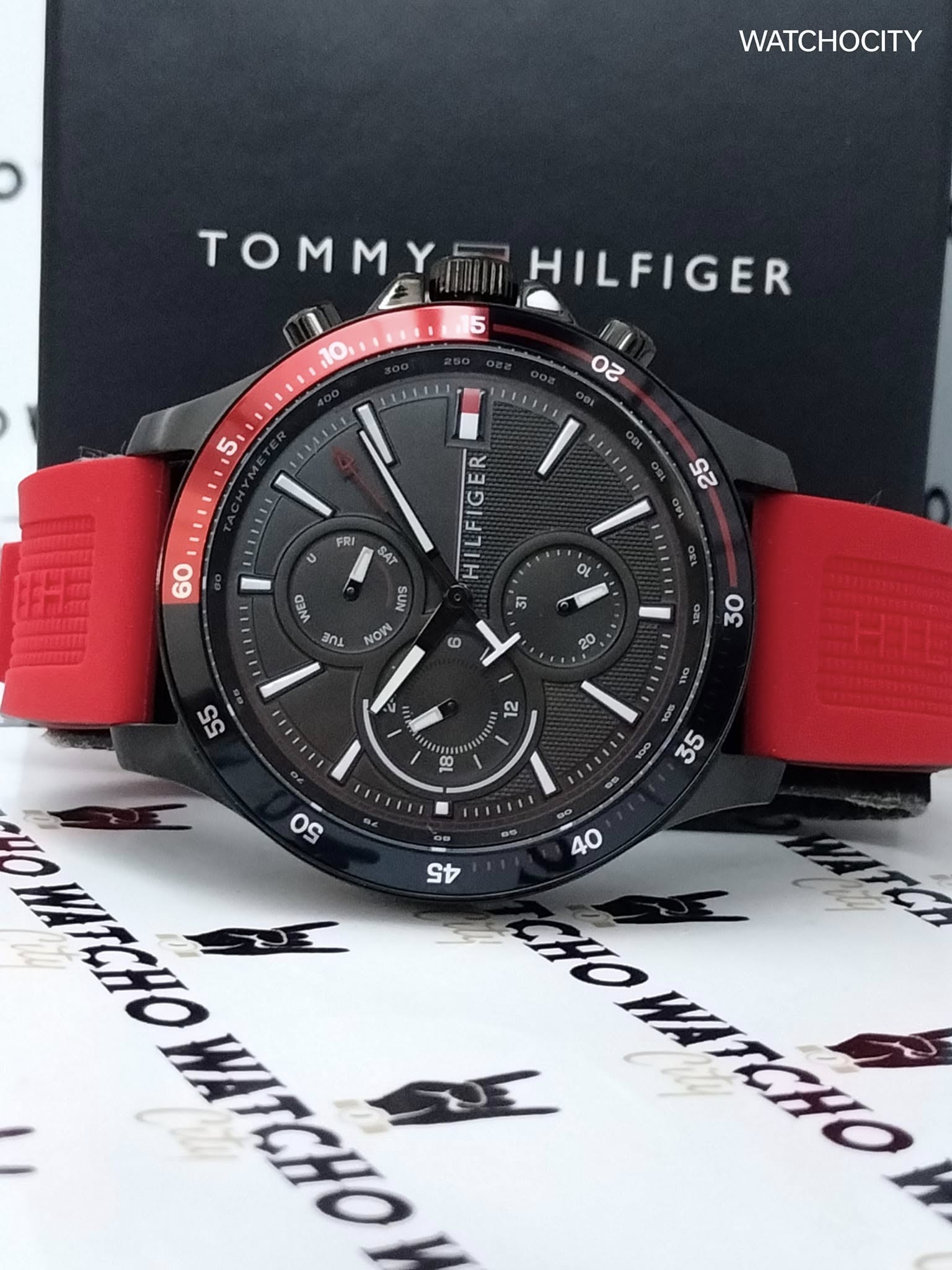 TOMMY HILFIGER BANK image 4